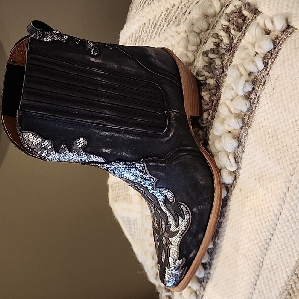Dan POST Women's Shay Black and Silver Western Boots - Picture 5 of 7